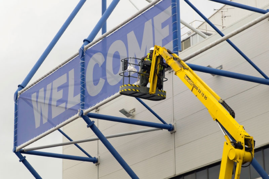 Everton FC Banner Installation