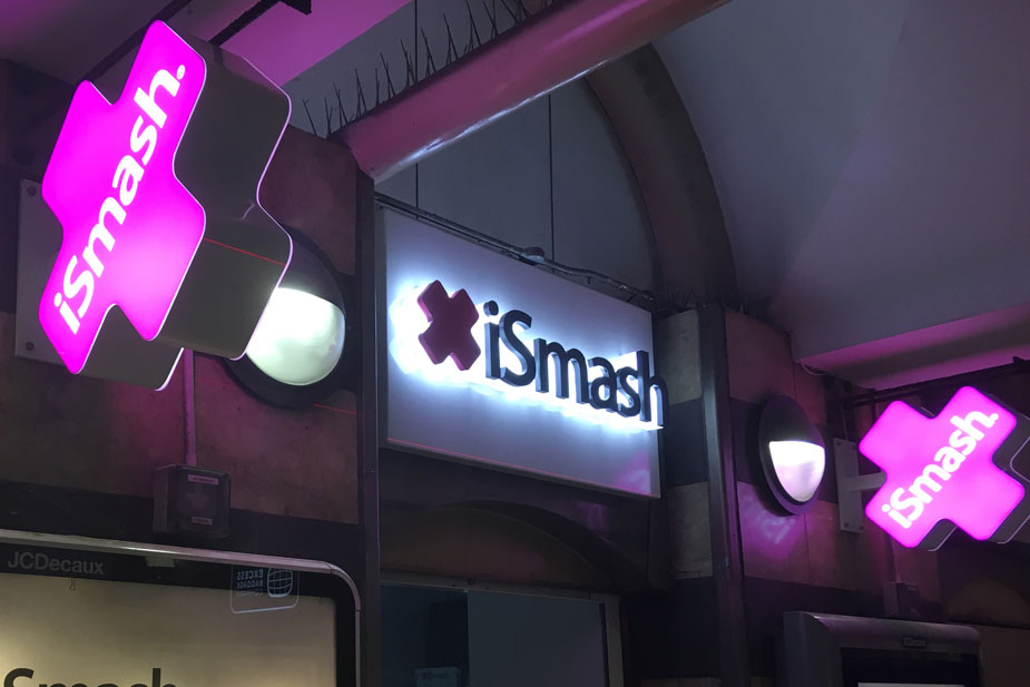 iSmash Illuminated projecting sign